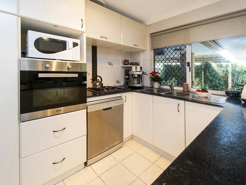 15 Coola Place, High Wycombe WA 6057