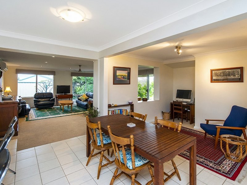 15 Coola Place, High Wycombe WA 6057