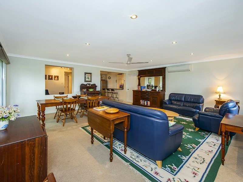 15 Coola Place, High Wycombe WA 6057