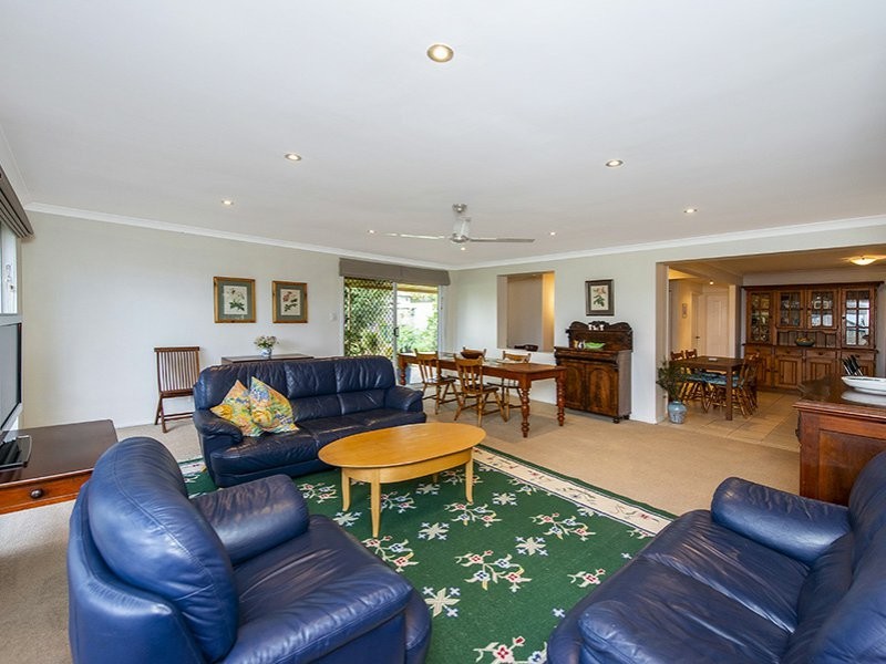 15 Coola Place, High Wycombe WA 6057