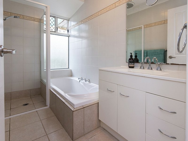 15 Coola Place, High Wycombe WA 6057