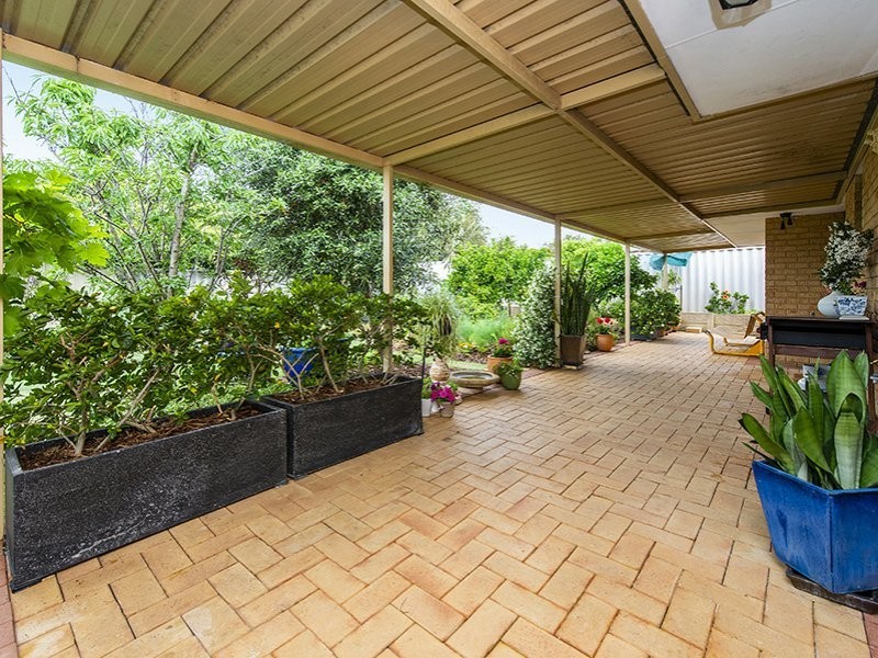 15 Coola Place, High Wycombe WA 6057