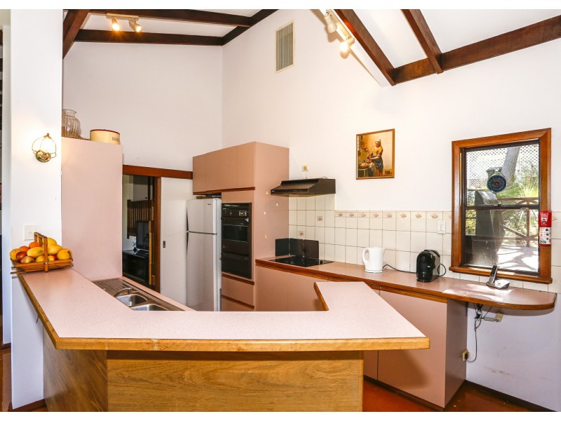 46 Chaucer Way, Kalamunda WA 6076