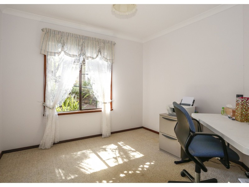 46 Chaucer Way, Kalamunda WA 6076