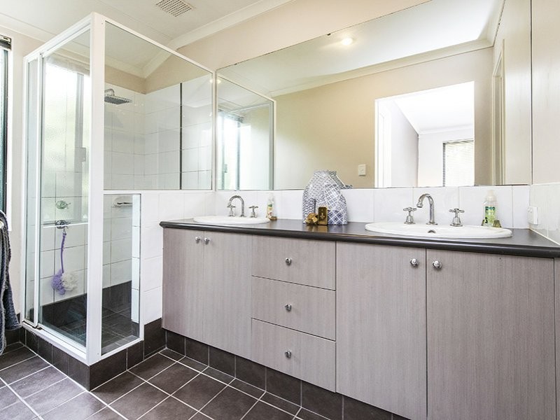 10 Maida Vale Road, Maida Vale WA 6057