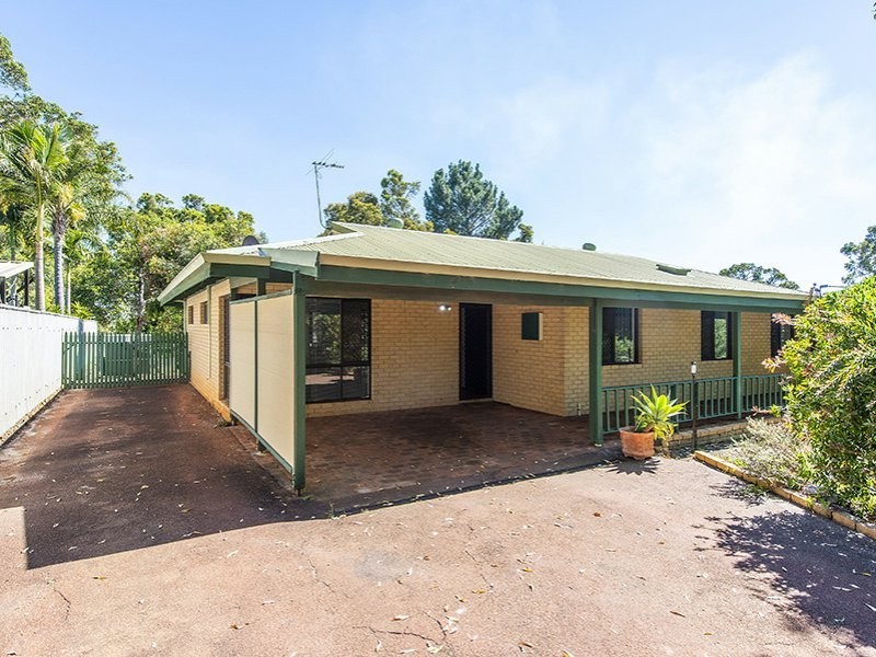 13 Landers Road, Lesmurdie WA 6076