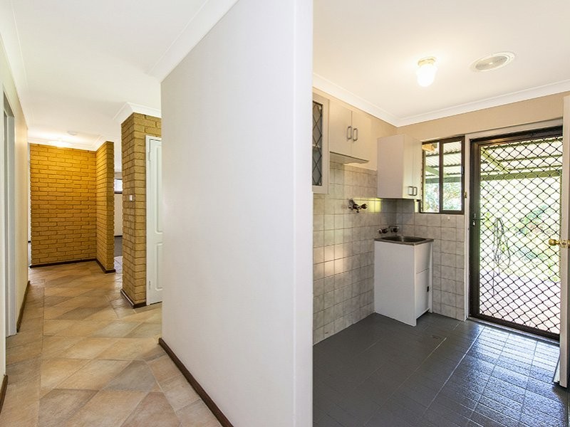 13 Landers Road, Lesmurdie WA 6076