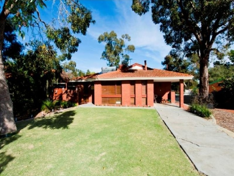 19 Curtis Street, Lesmurdie WA 6076