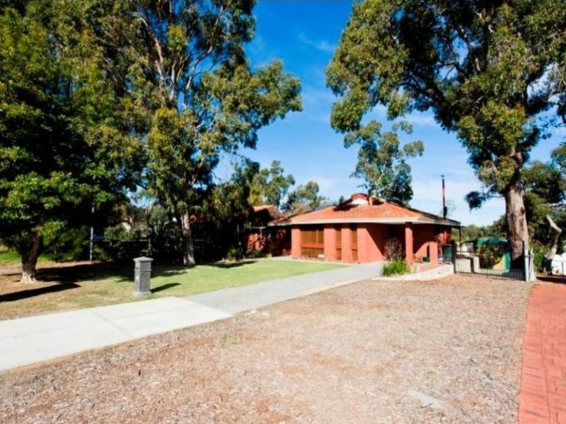 19 Curtis Street, Lesmurdie WA 6076