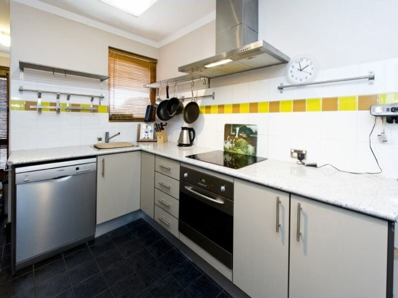 19 Curtis Street, Lesmurdie WA 6076