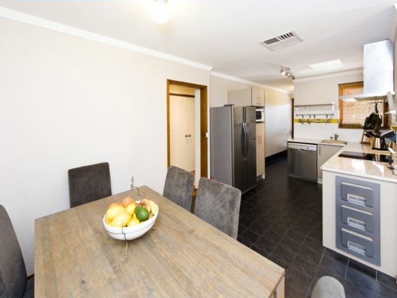 19 Curtis Street, Lesmurdie WA 6076