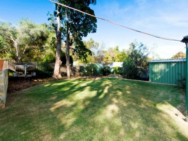 19 Curtis Street, Lesmurdie WA 6076