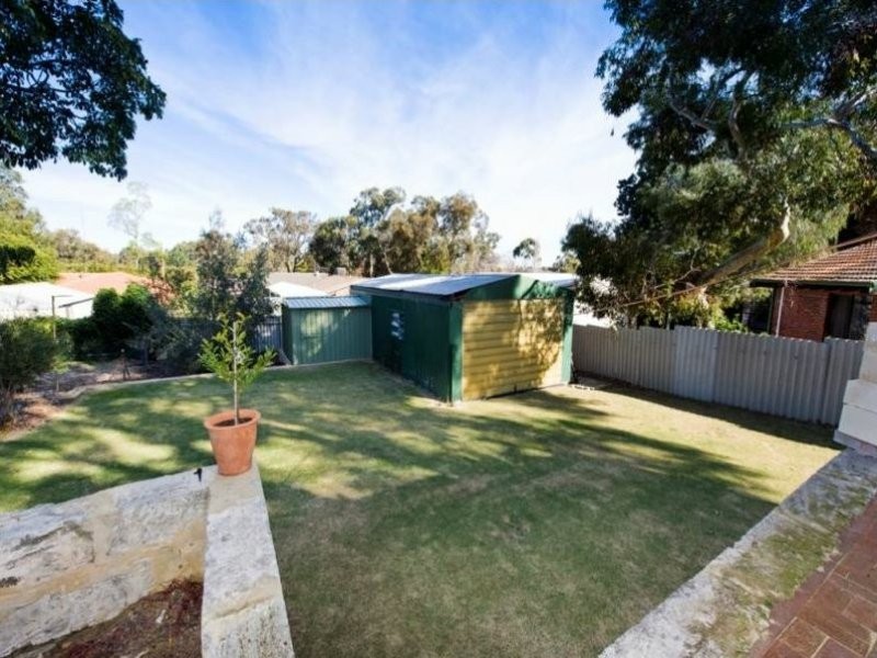 19 Curtis Street, Lesmurdie WA 6076