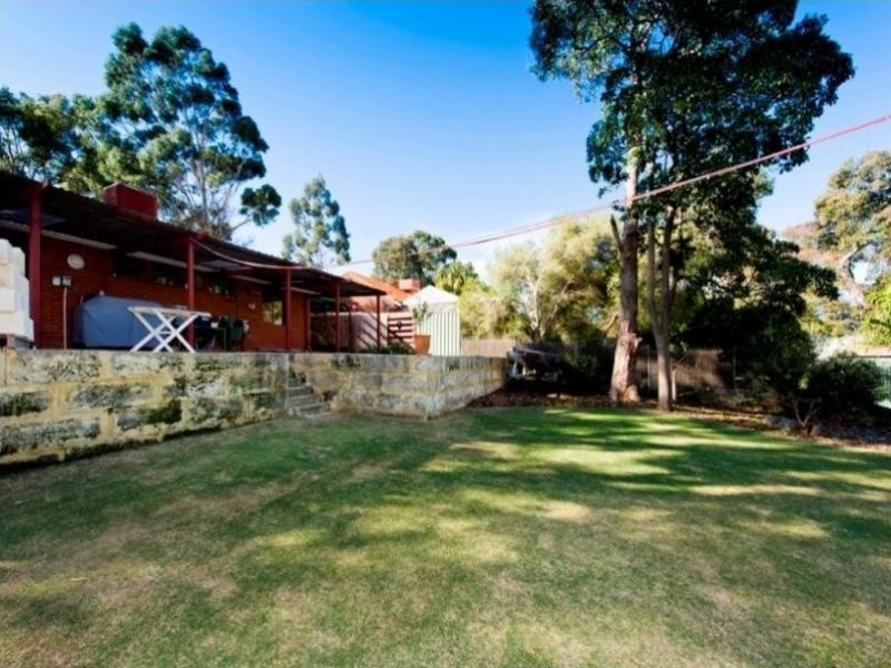 19 Curtis Street, Lesmurdie WA 6076