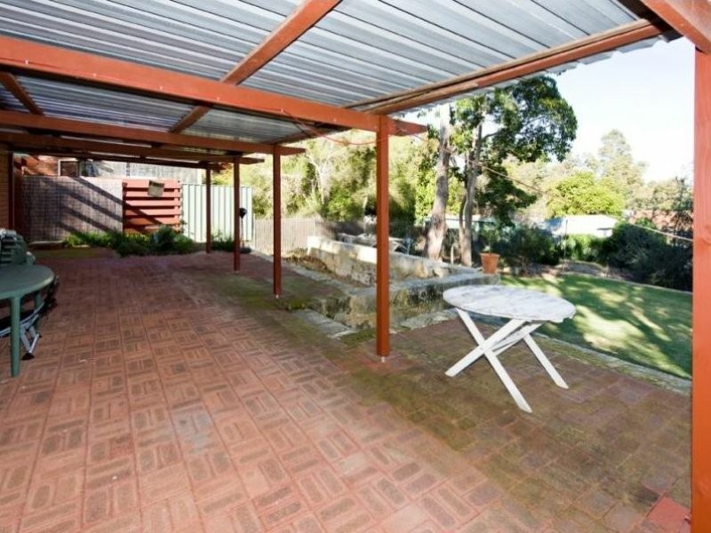 19 Curtis Street, Lesmurdie WA 6076