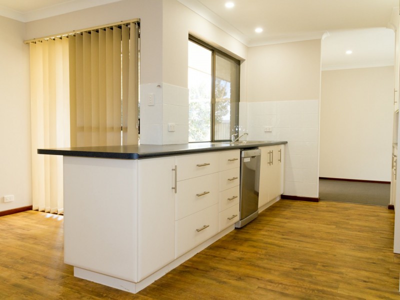60 Pavetta Crescent, Forrestfield WA 6058