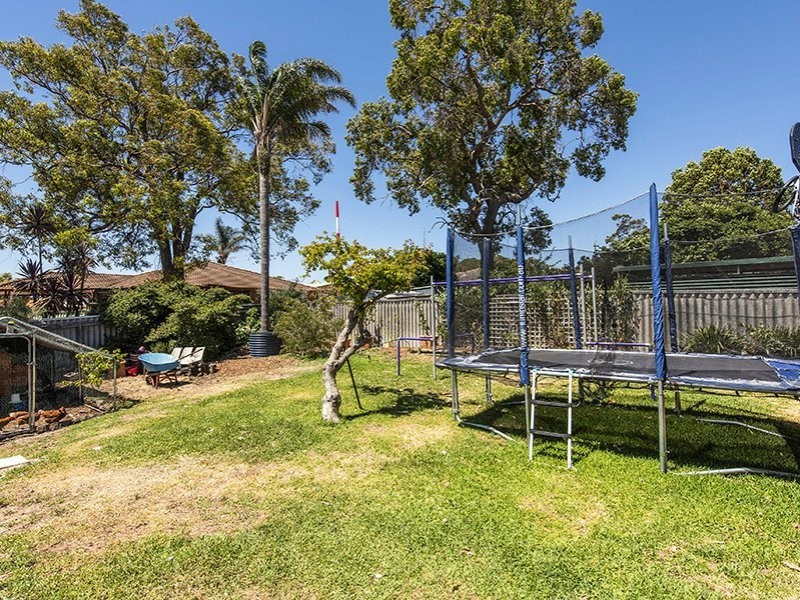 21 Pauline Avenue, Kalamunda WA 6076