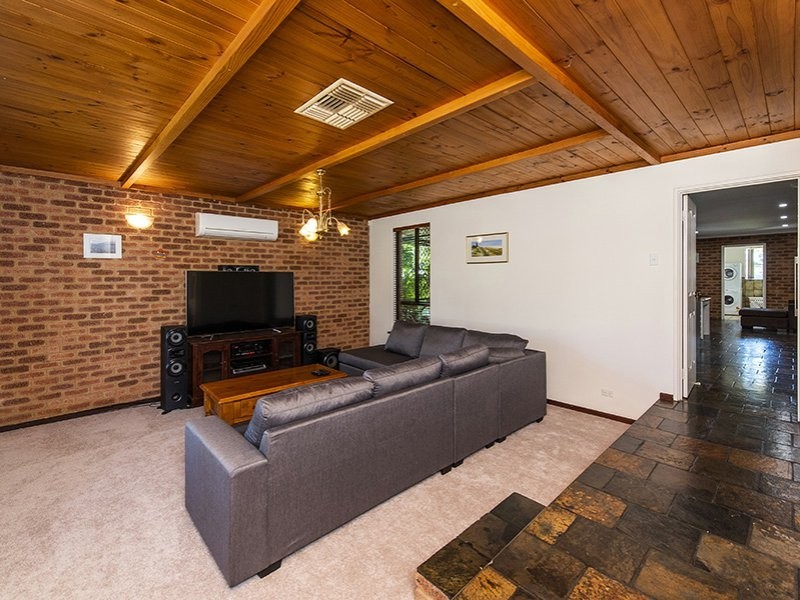 21 Pauline Avenue, Kalamunda WA 6076