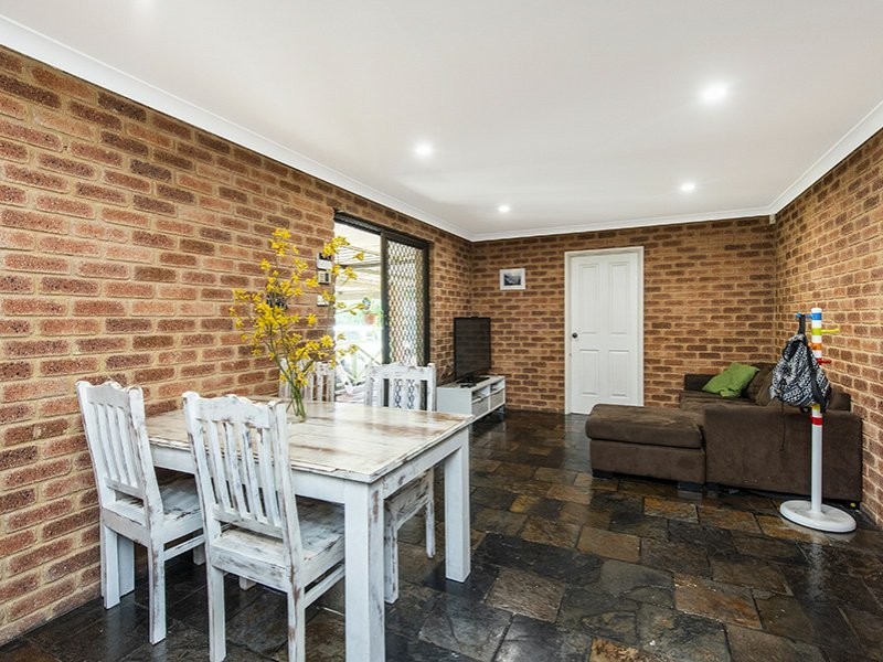 21 Pauline Avenue, Kalamunda WA 6076