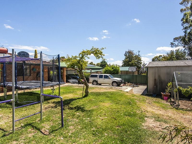 21 Pauline Avenue, Kalamunda WA 6076