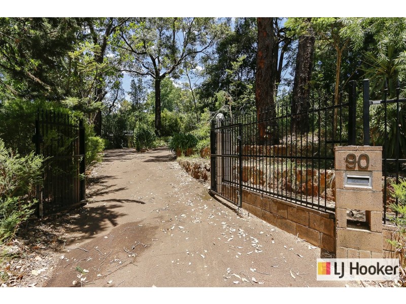 90 Mundaring Weir Road, Kalamunda WA 6076
