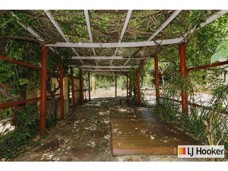 90 Mundaring Weir Road, Kalamunda WA 6076