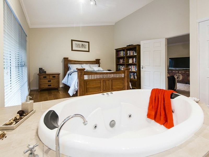 5 Marie Way, Kalamunda WA 6076