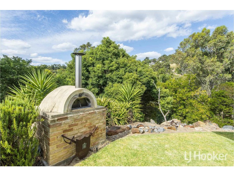 29 Persimmon Place, Kalamunda WA 6076