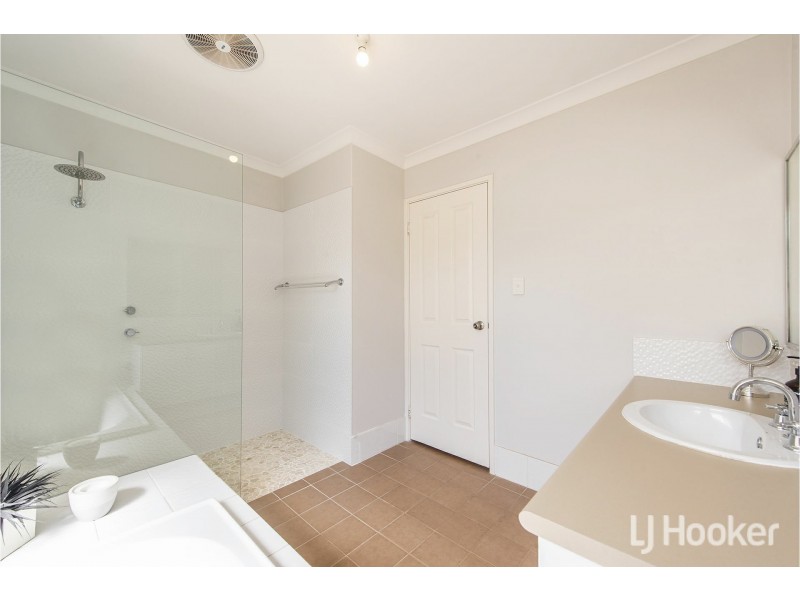 29 Persimmon Place, Kalamunda WA 6076