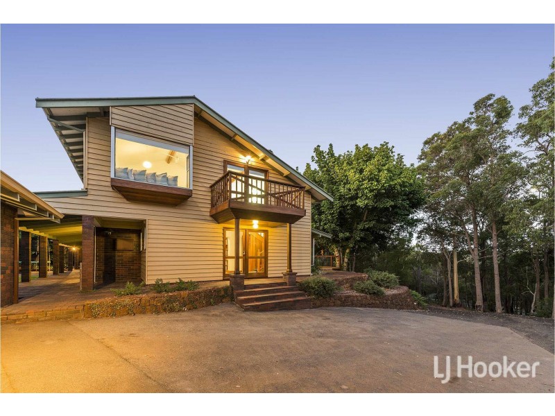 33 Palmateer Drive, Carmel WA 6076