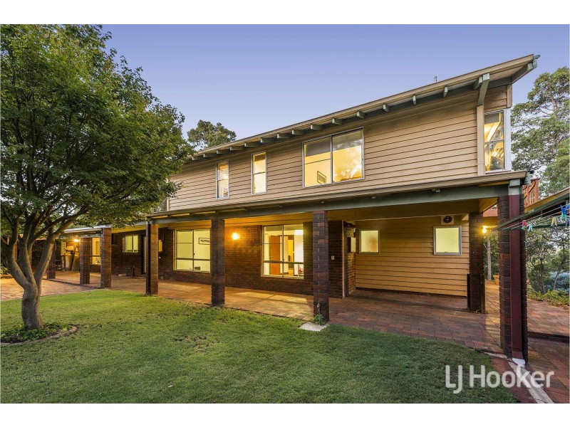 33 Palmateer Drive, Carmel WA 6076