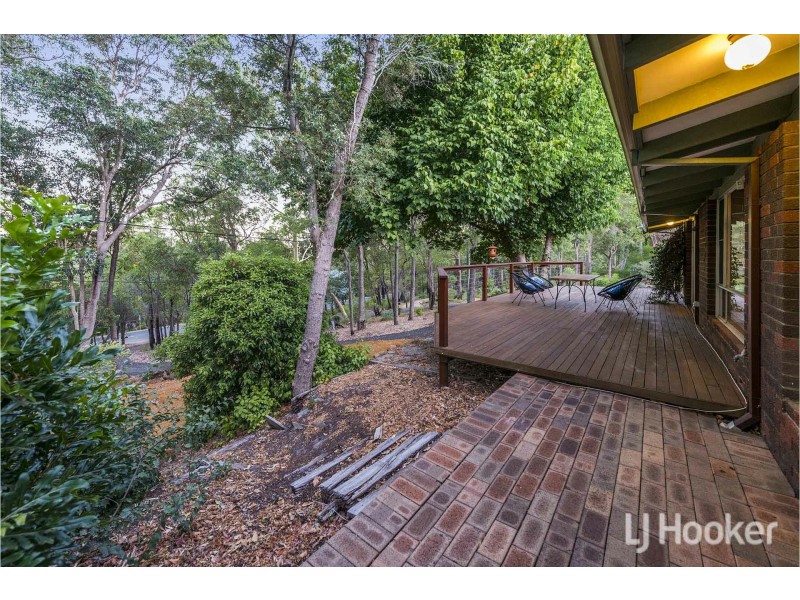 33 Palmateer Drive, Carmel WA 6076