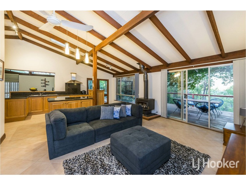 33 Palmateer Drive, Carmel WA 6076