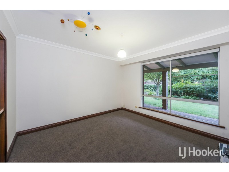 33 Palmateer Drive, Carmel WA 6076