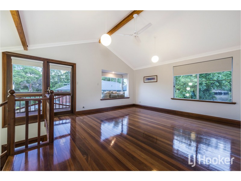 33 Palmateer Drive, Carmel WA 6076