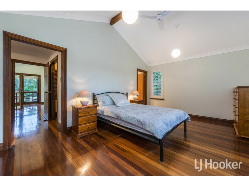 33 Palmateer Drive, Carmel WA 6076