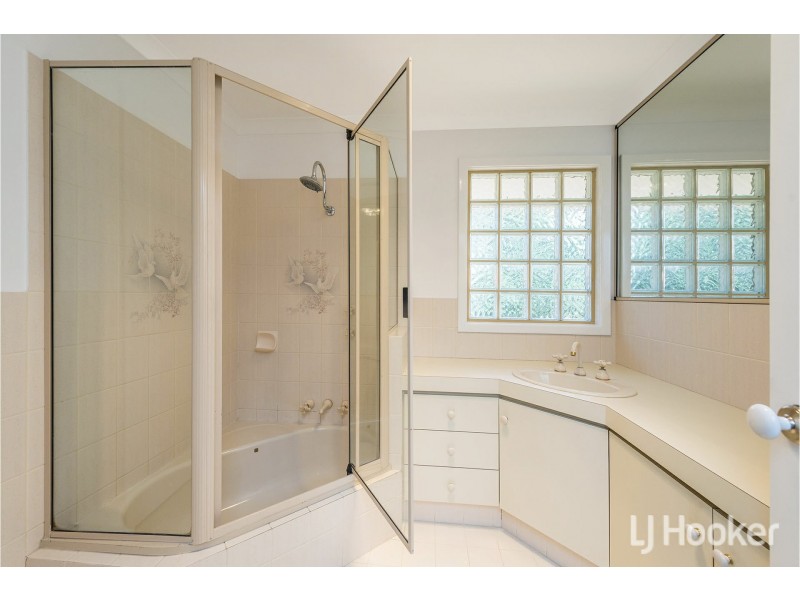 33 Brigalow Way, Lesmurdie WA 6076