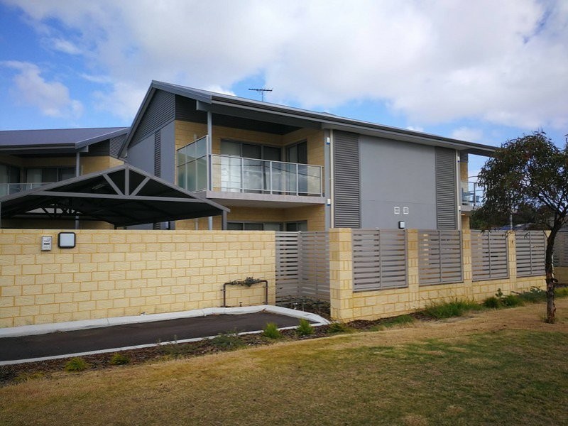 2/1 Bluebell Ave, High Wycombe WA 6057