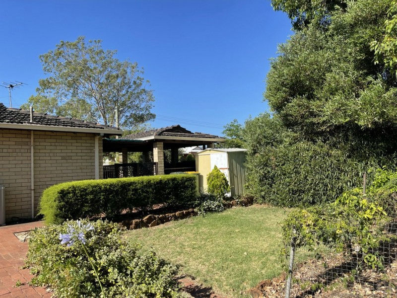 17 Urch Road, Kalamunda WA 6076