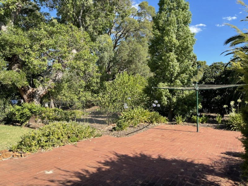 17 Urch Road, Kalamunda WA 6076