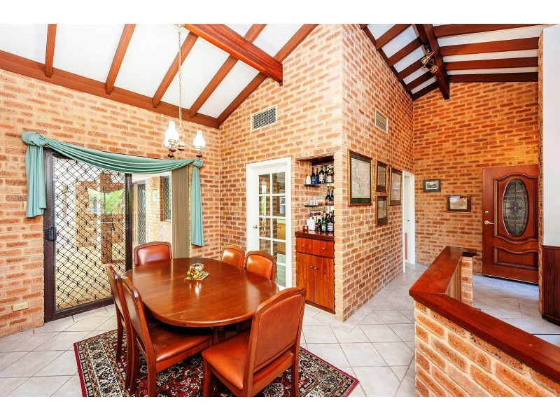 20 Chivalry Way, Thornlie WA 6108