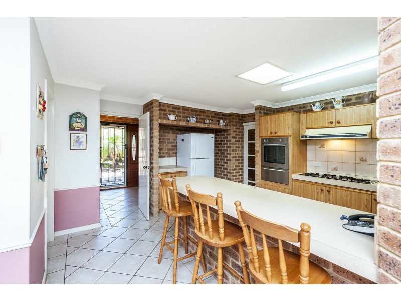 20 Chivalry Way, Thornlie WA 6108