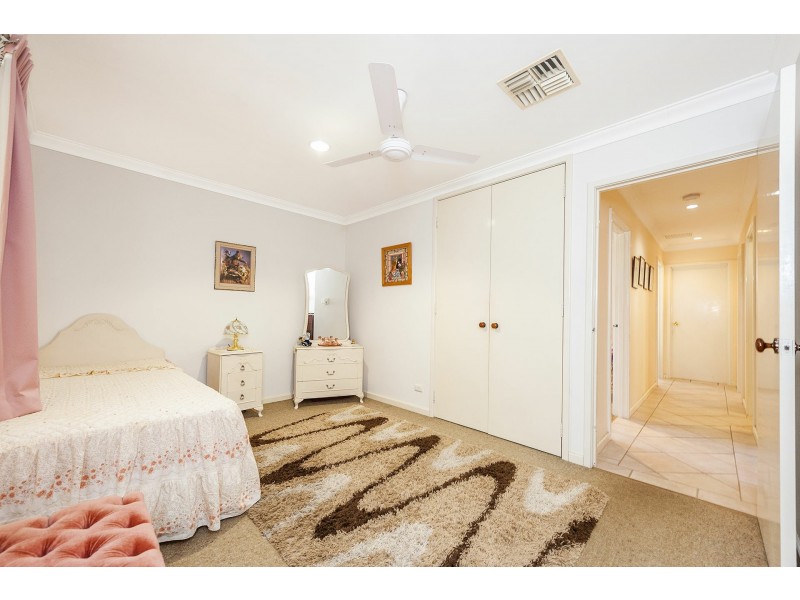 20 Chivalry Way, Thornlie WA 6108