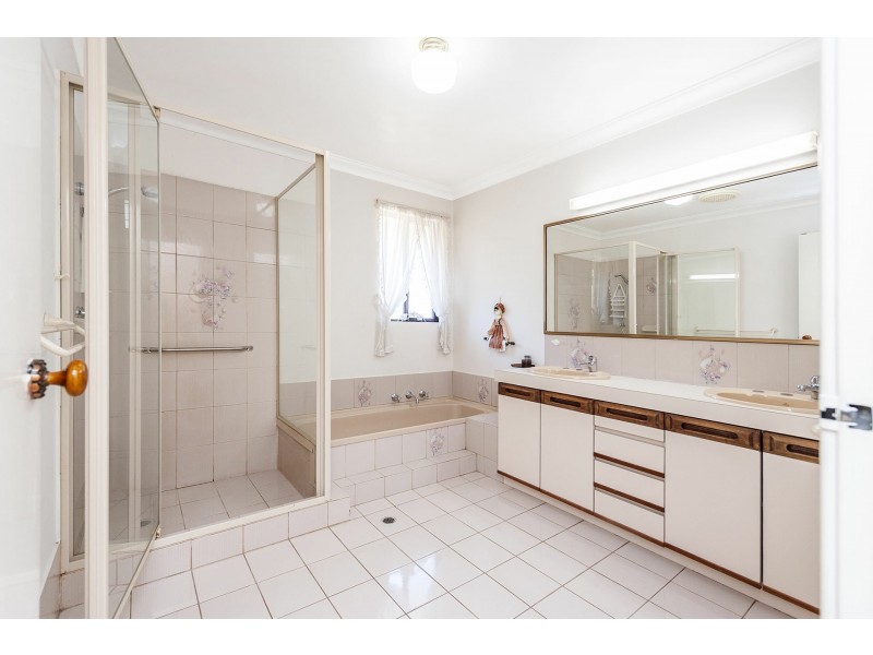 20 Chivalry Way, Thornlie WA 6108