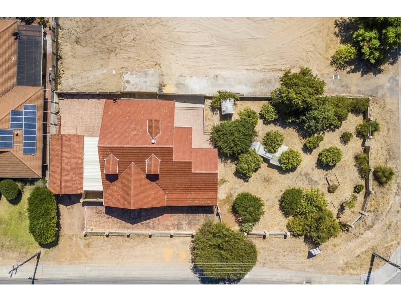 28 Boonooloo Road, Kalamunda WA 6076