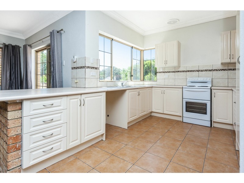 28 Boonooloo Road, Kalamunda WA 6076