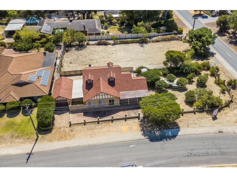 28 Boonooloo Road, Kalamunda WA 6076