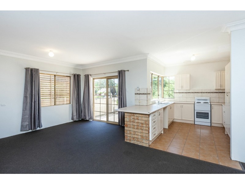 28 Boonooloo Road, Kalamunda WA 6076