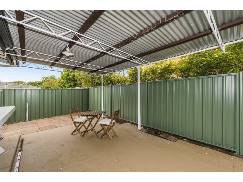 17 Cambridge Road, Forrestfield WA 6058