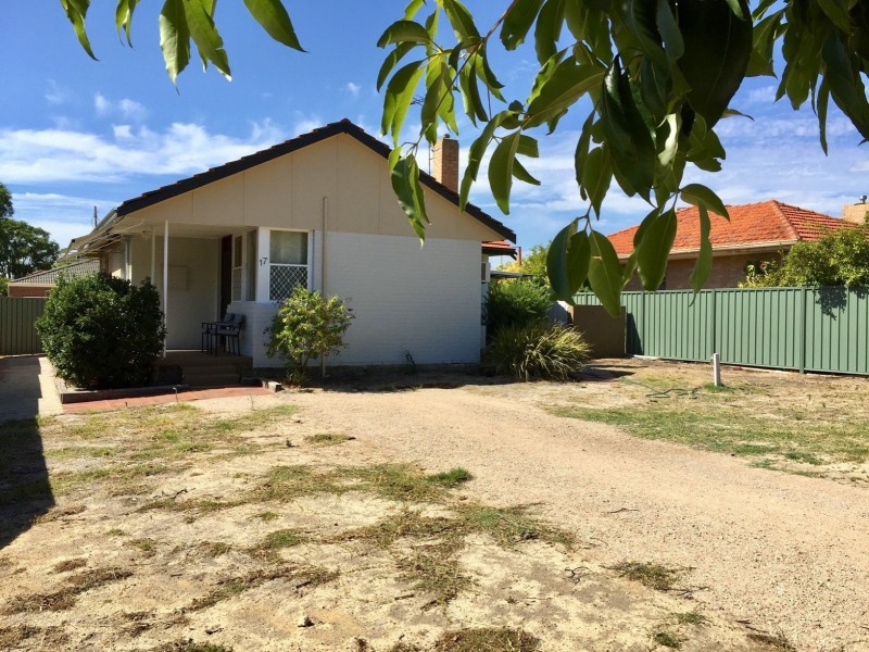 17 Cambridge Road, Forrestfield WA 6058